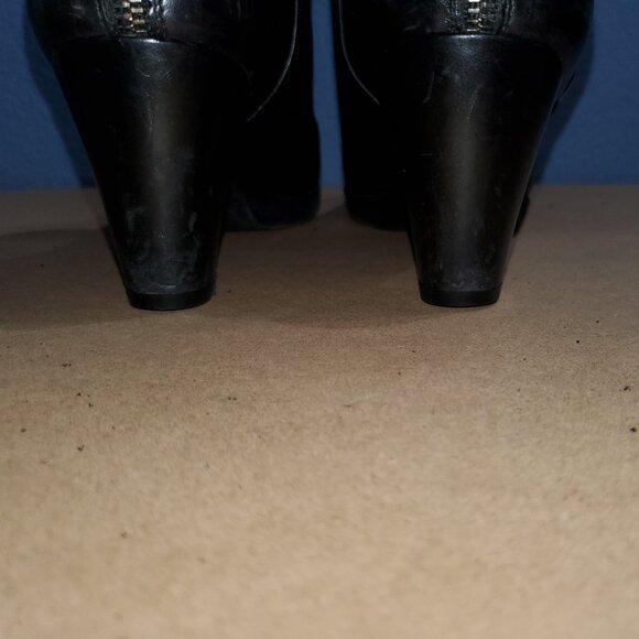 Stuart Weitzman Restart Ankle Boot, Made in Spain - Picture 7 of 14